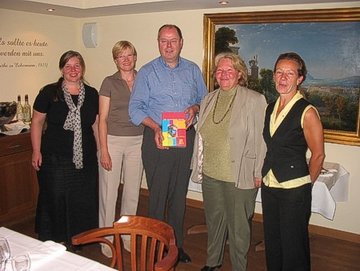 Die Klassiker Nudel der Bürgerstiftung kommt auch gut bei Peer Steinbrück an.